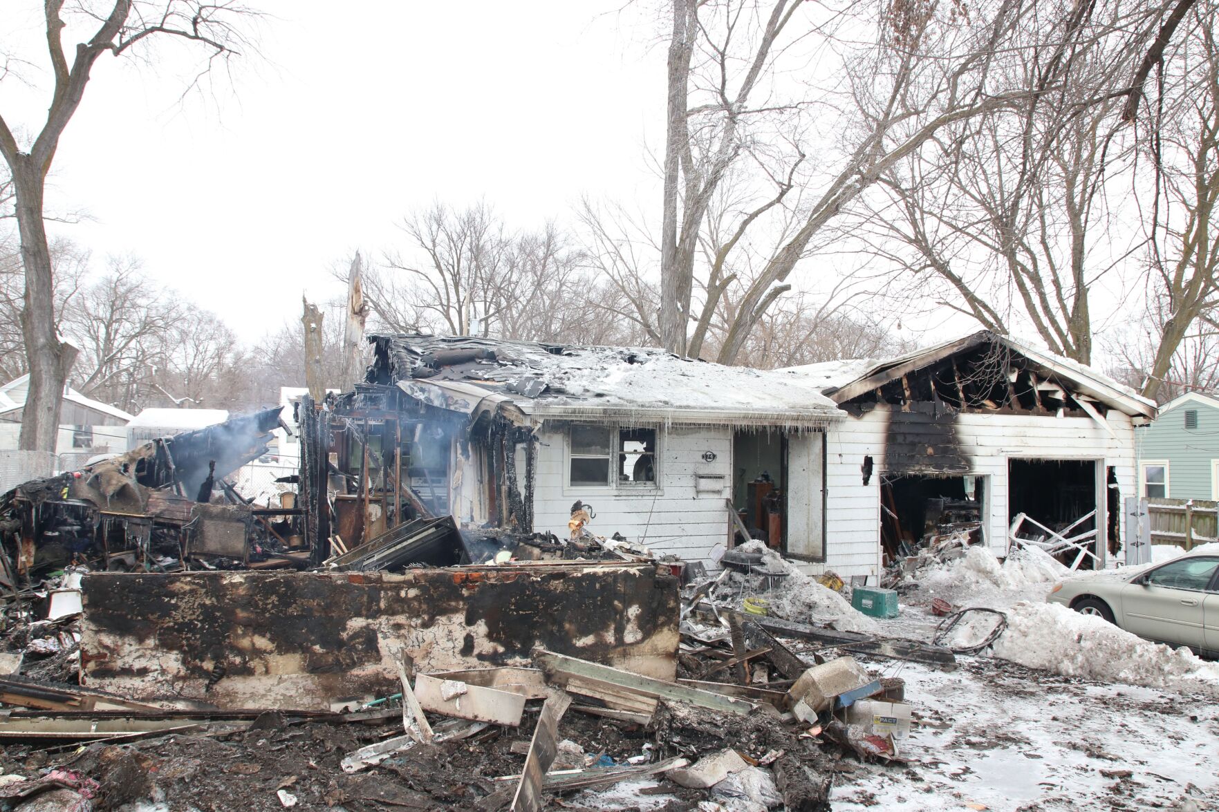 Couple's home destroyed in fire set by husband; wife's injuries lead to her death